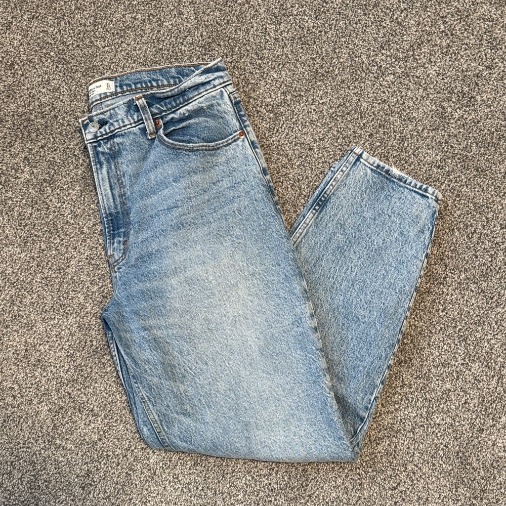 A&F Women's High Rise 80s Mom Jean - 31/12 LONG